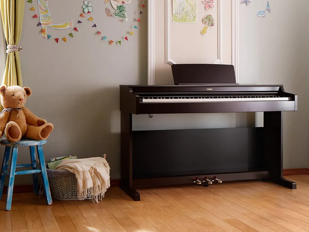 Yamaha Arius